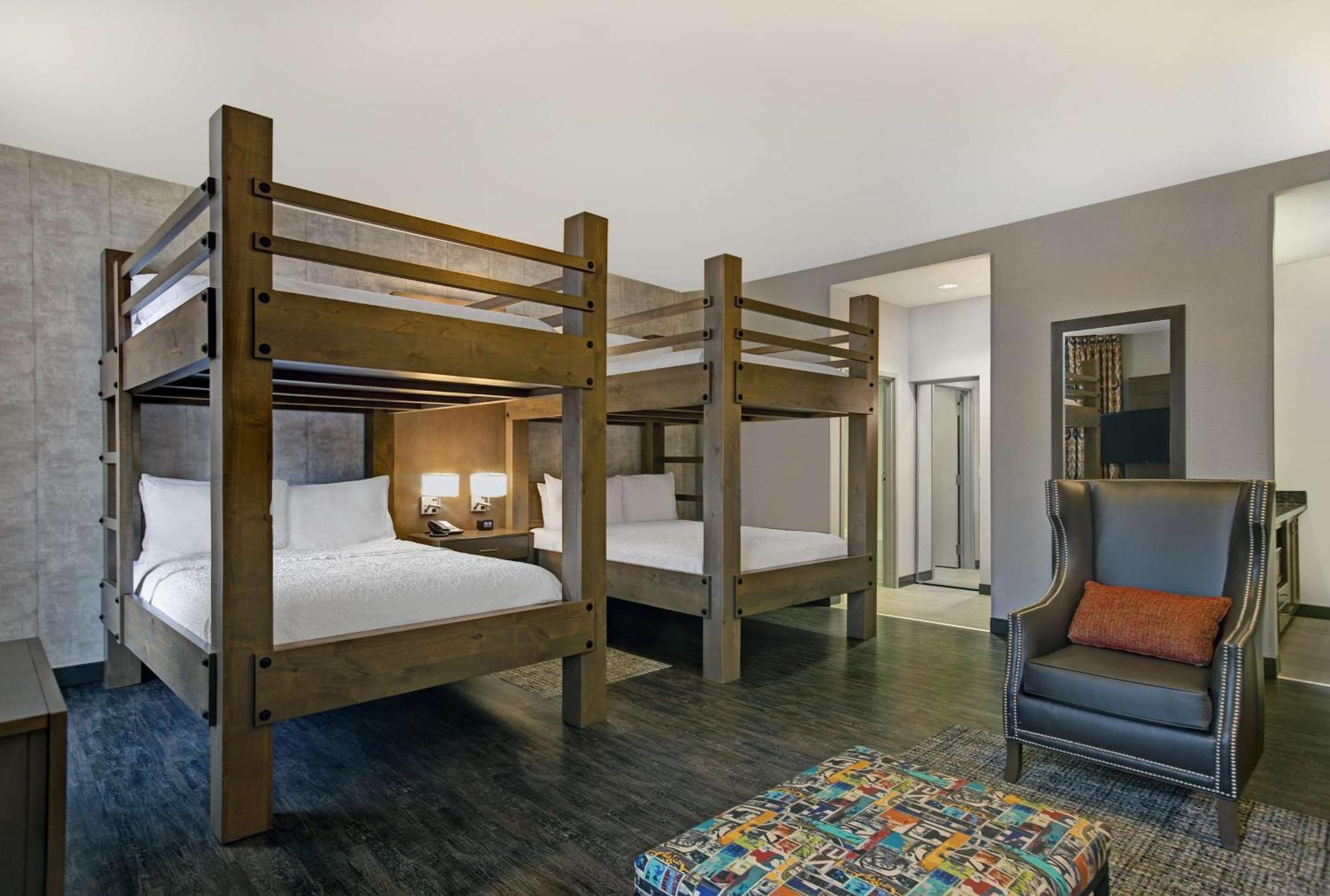 Hampton Inn And Suites Austin University Capitol Bagian luar foto