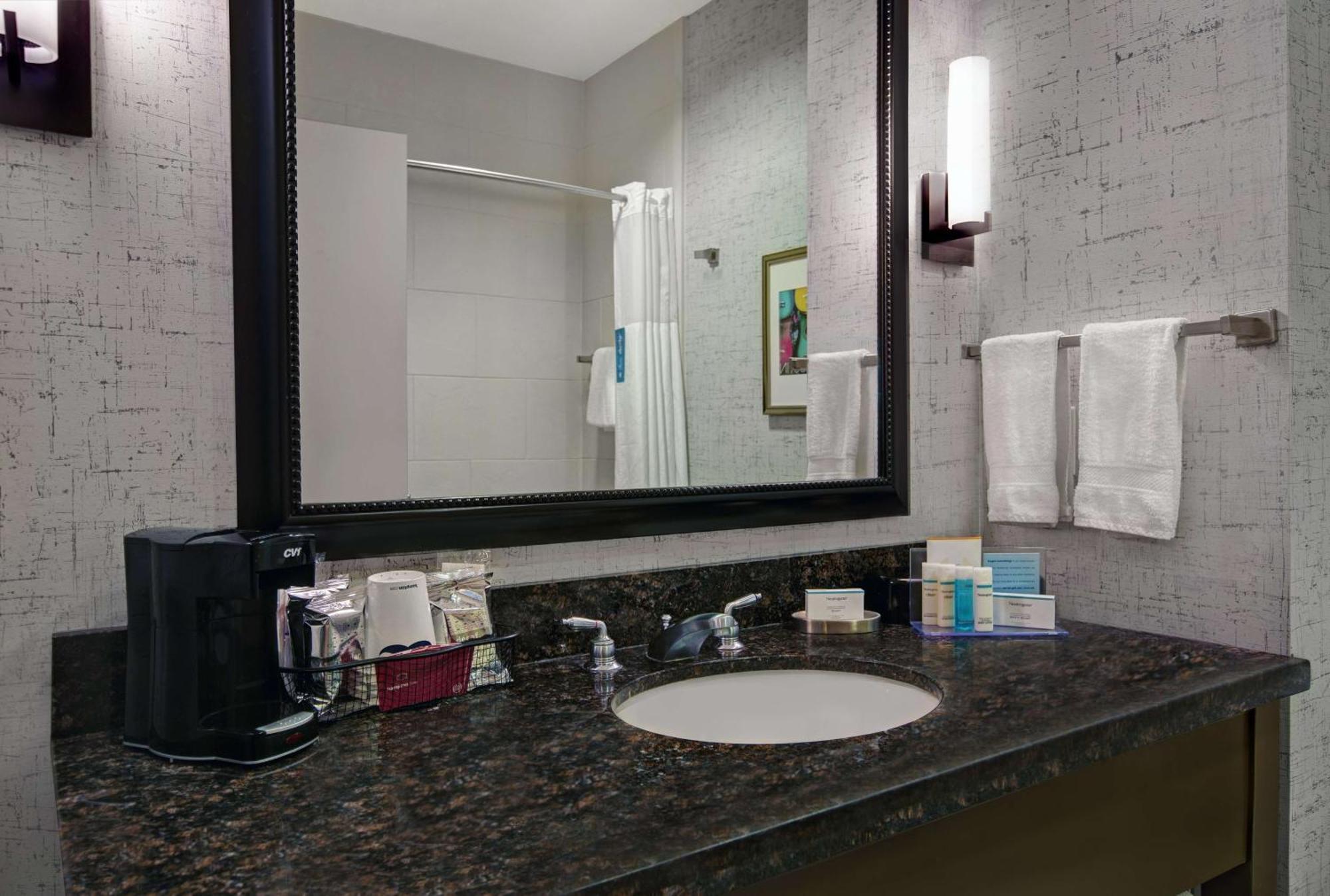 Hampton Inn And Suites Austin University Capitol Bagian luar foto